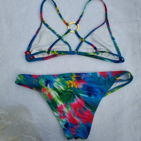 New Guess  Bikini Swimsuit Set - Picture 3 of 6